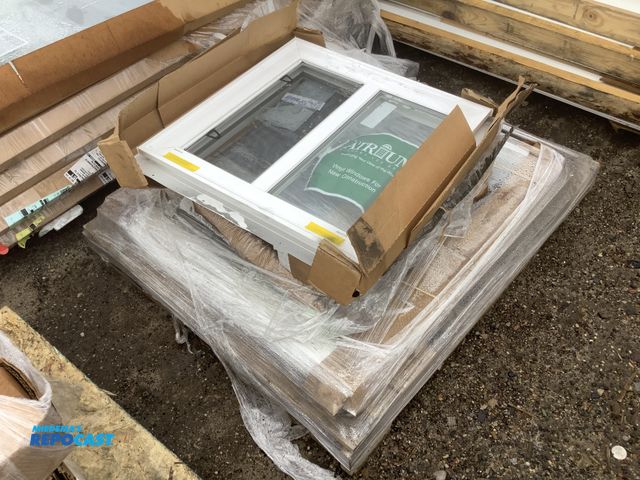 Lot 2-74481 - 4 Atrium white framed glass windows,sizes:  26”x26” , 39”x36.5”