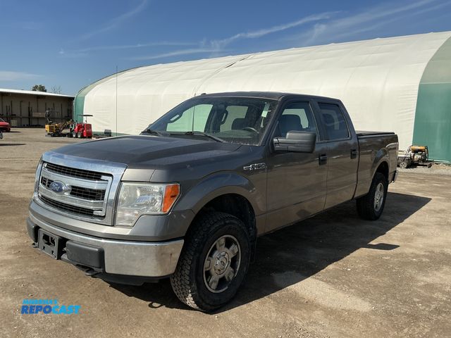 Lot 2-40132 - 2013 Ford F-150 XLT Crew Cab 4WD Crew Cab Standard Box Pickup Truck 4x4