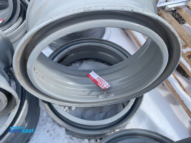 Lot 2-72664 - 2 Refurbished 22.5 Dayton rims.