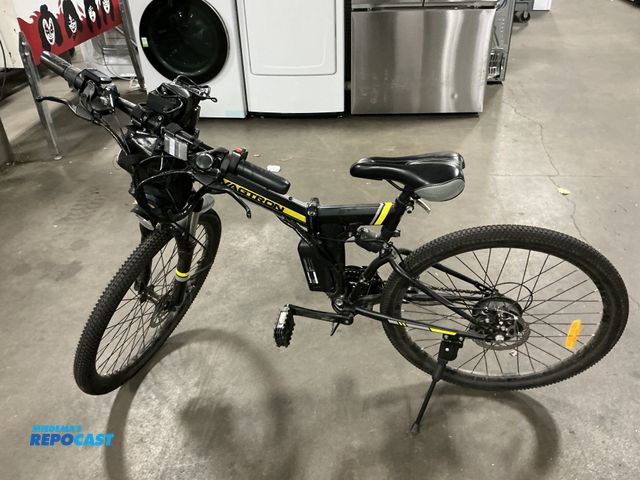 Lot 2-69042 - swagtron multi-speed e-bike with battery and charger