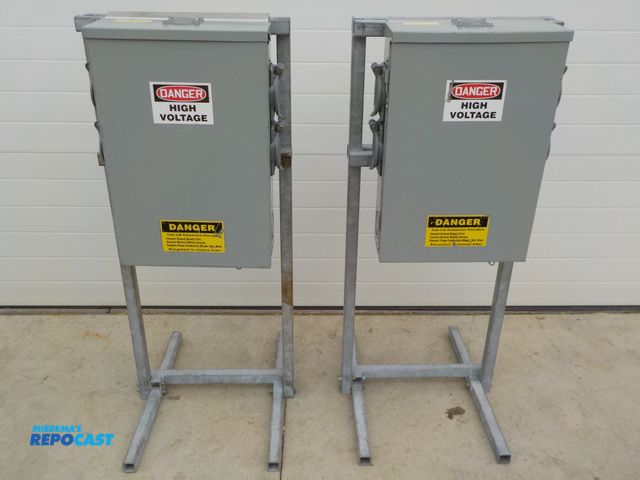 Lot 2-37878 - Lot of (2) Eaton-Cutler-Hammer 125 Amp Max Power Supply Units, 208-120 Volts, 3 Phase (4) Outlet Plu...