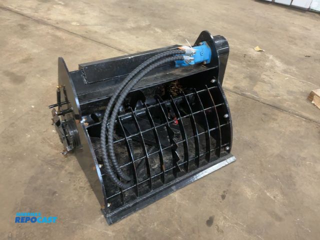 Lot 2-42962 - New 2024 GIYI Model GY-JBD Concrete Mixing Bucket for Mini Skid Steer, 50-200 r/min, 60 L/min Max Fl...