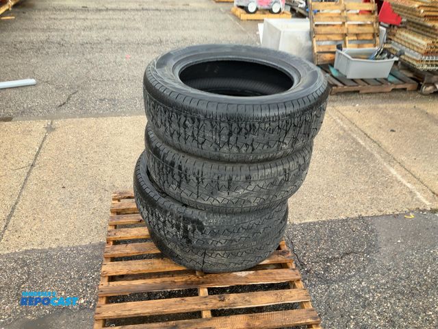 Lot 2-94831 - Set of (4) Pirelli scorpion ATR 275/60 R20 tires