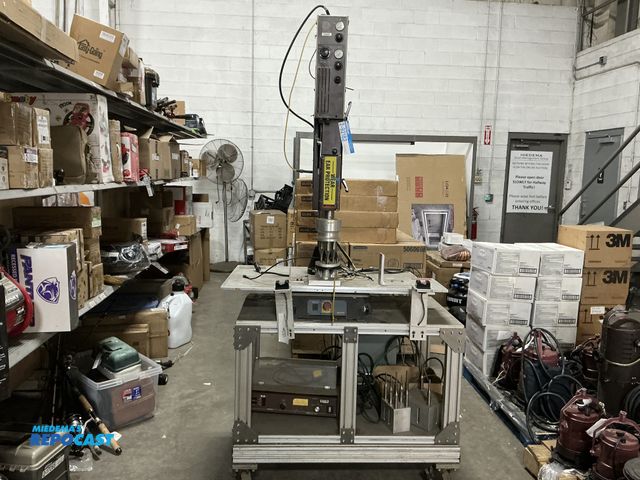 Lot 2-92182 - Dukane 20A 1500 ultra auto-trac ultrasonic welder. Comes with 43A255 controller and fixtures.