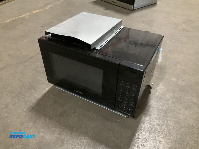 Lot 2-61957 - RV furrion Microwave oven FMSN09-BL - Scratch &amp; Dent