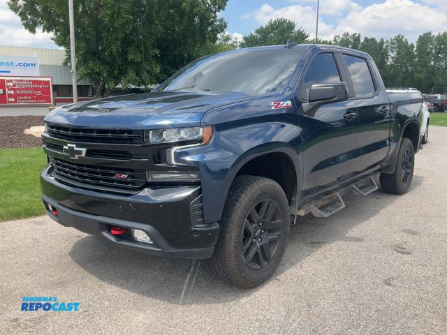 Lot 2-42003 - 2021 Chevrolet Silverado 1500 LT Trail Boss Crew Cab Pickup Truck 4x4
