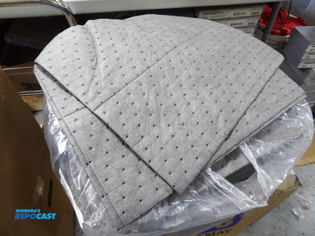 Lot 2-53115 - lot of (200) PIG; 15" x 19" absorbent pads, 2 packages, heady - duty, gray