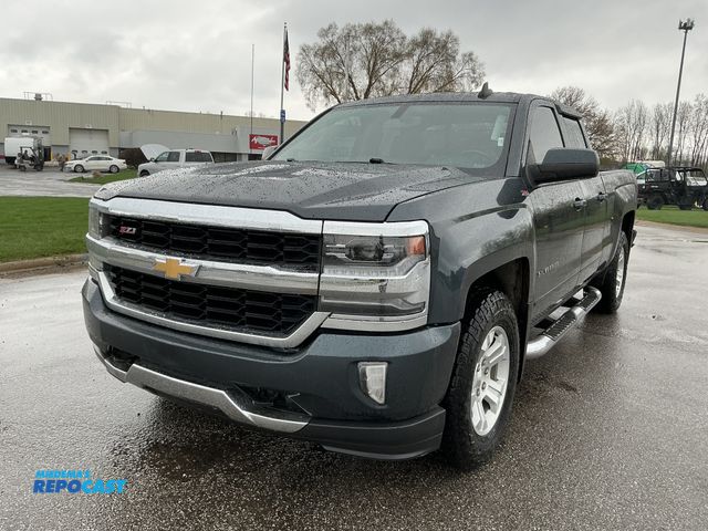 Lot 2-79702 - 2019 Chevrolet Silverado 1500 Double Cab Standard Box Pickup Truck 4x4