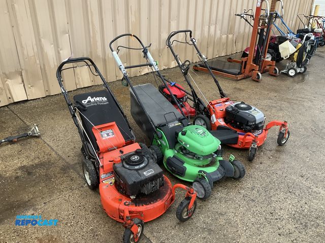 Lot 2-23706 - . (4) Push Mowers for Parts or Repair