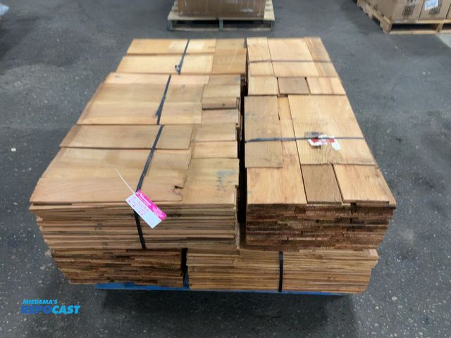 Lot 2-21133 - (10) Bundles of Star Lumber Red Cedar Shingles, Number 2 Grade, 18"x5/2-1/4