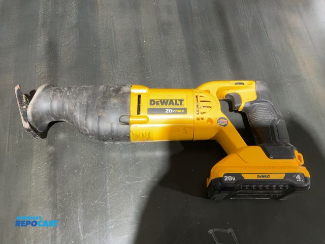 Lot 2-53619 - DeWalt DCS381 Variable-Speed Reciprocating Saw(DOBSON)