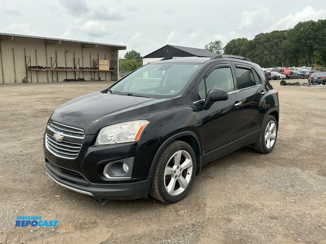 Lot 2-71016 - 2016 Chevrolet Trax LTZ FWD SUV FWD