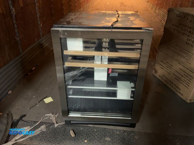 Lot 2-69226 - Scratch & Dent Vinotemp EL-24THWB 16-Bottle and 106-Can Beverage Cooler