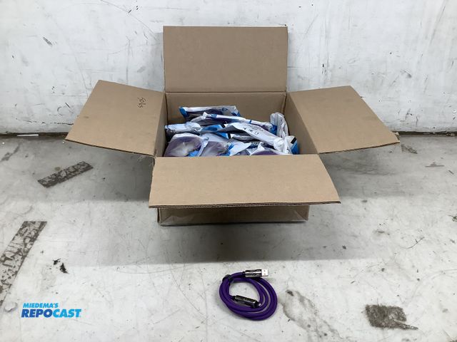 Lot 2-18654 - brand new 4-in-1 charging cables - heavy duty 50pcs