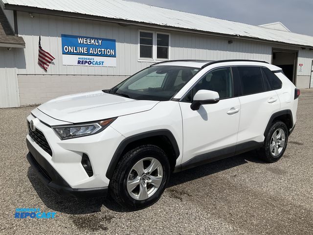 Lot 2-61232 - 2019 Toyota RAV4 XLE SUV FWD