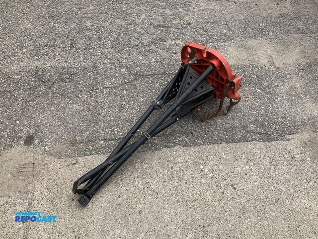 Lot 2-27538 - RIDGID 460 portable tri-stand chain vise
