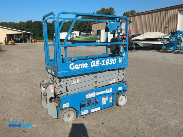 Lot 2-40526 - 2017 Genie GS-1930 Scissor Lift 19' Max Platform Height, 500 lb Max Capacity, 24 Volt, On-board Char...