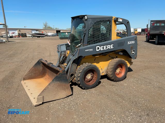 Lot 2-43411 - 2012 John Deere 320D Skid Steer Loader