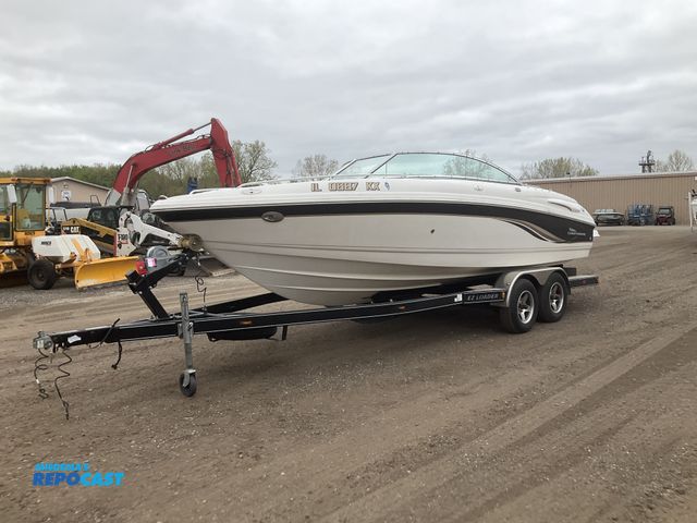 Lot 2-22878 - 2002 Chapparal SSi 220 22FT Boat