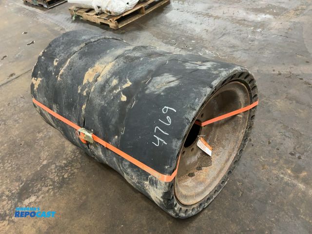 Lot 2-43080 - (4) Used Camso 33x12-20 Solid Rubber Skid Steer Tires/Wheels, 8 on 8” bolt pattern