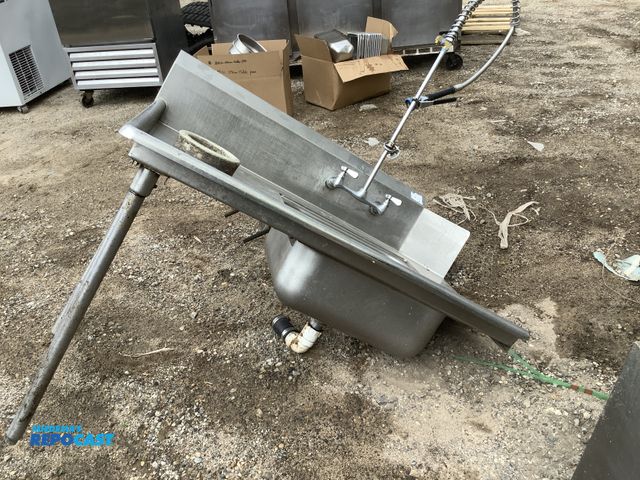 Lot 2-tbd - Soiled dish Table with sink and faucet