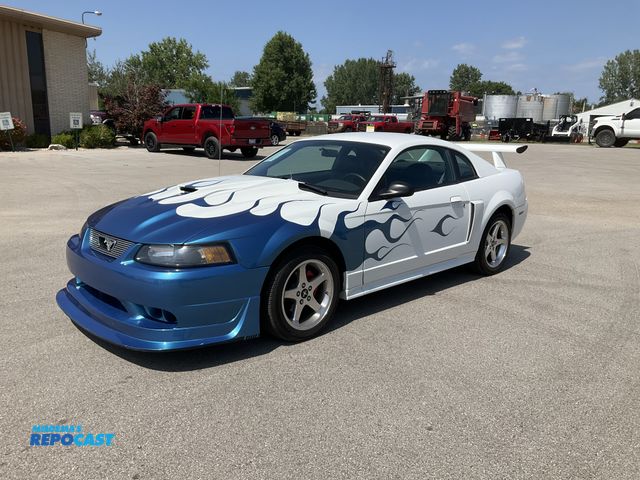 Lot 2-30177 - 2004 Ford Mustang GT Deluxe Coupe RWD