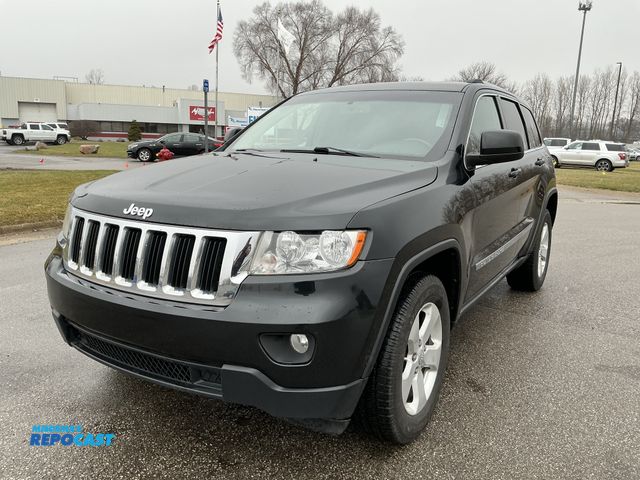 Lot 2-77227 - 2013 Jeep Grand Cherokee Laredo 4WD SUV 4x4