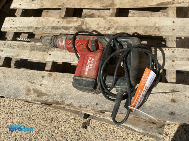 Lot 2-40439 - Hilti TE35 Hammer Drill, 120 volt, Works