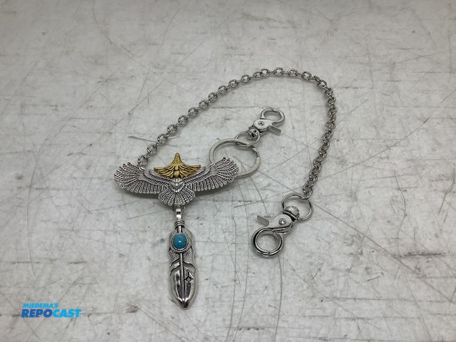 Lot 2-74143 - New Eagle pants/buckle silver and gold key chain