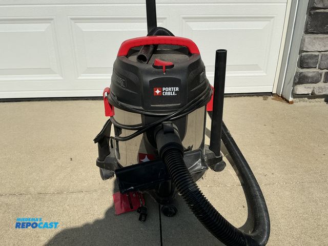 Lot 2-97166 - Porter Cable 4.0gal. Wet/Dry Vac Electric Powered Single Phase