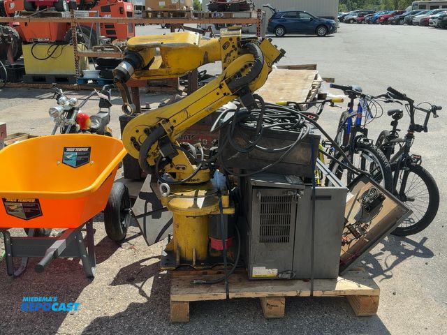 Lot 2-96313 - Fanuc ARC Mate 100 Robot