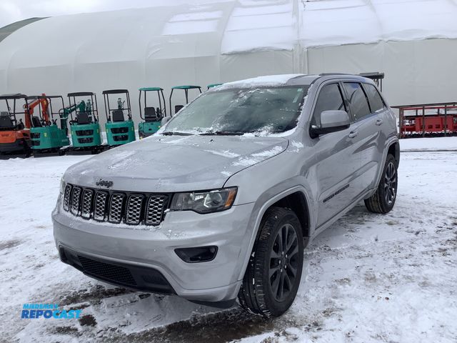 Lot 2-40864 - 2019 Jeep Grand Cherokee Laredo SUV 4x4