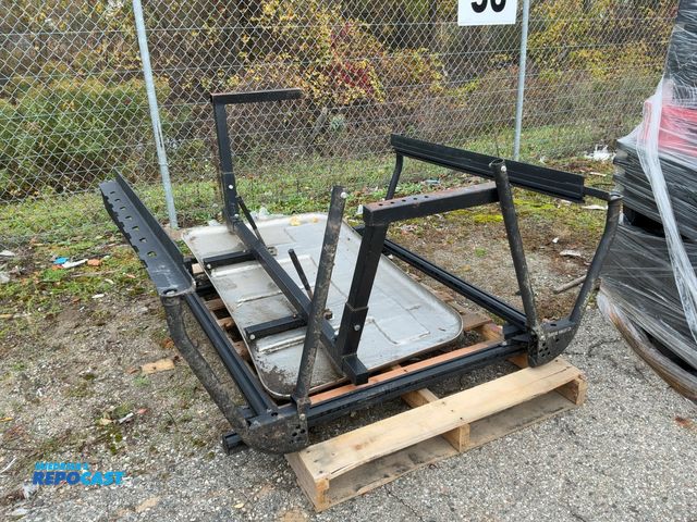 Lot 2-69295 - Leitner designs pick up canoe rack