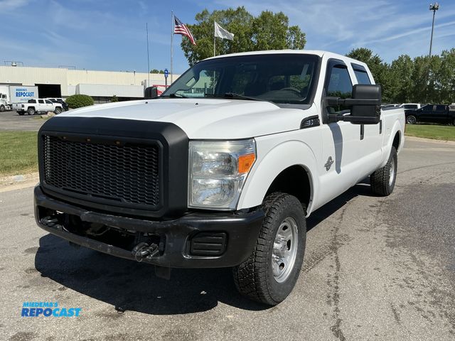 Lot 2-75231 - 2012 Ford F-250 XL Crew Cab Standard Box Pickup Truck 4x4