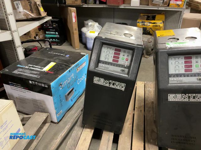 Lot 2-69435 - Sentra advantage temperature controller HE series serial#123541