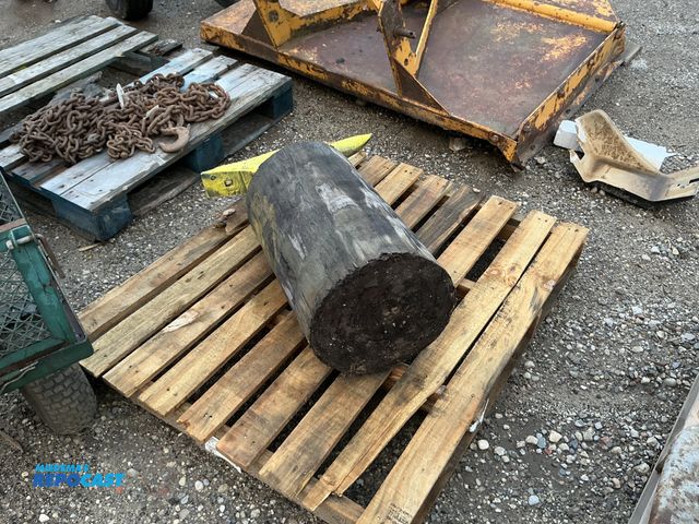 Lot 2-93491 - Blacksmith Anvil 21" long