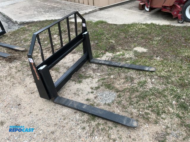 Lot 2-42955 - New Tomahawk 42" Skid Steer Forks, Universal Quick Attach Carriage with (2) 42" Forks, 2,800 lb Max ...