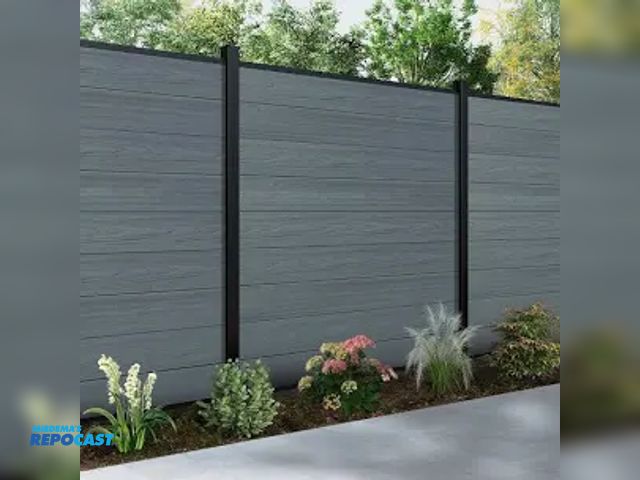 Lot 2-96594 - Mondaria composite fence. SKU:YM-1323-GRAY