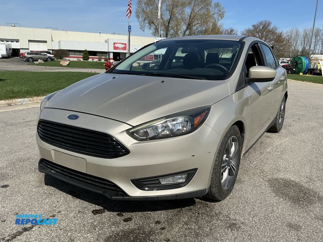 Lot 2-79709 - 2018 Ford Focus SE Sedan FWD