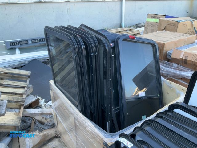 Lot 2-76392 - Lot of (32) 48”x22” rv windows