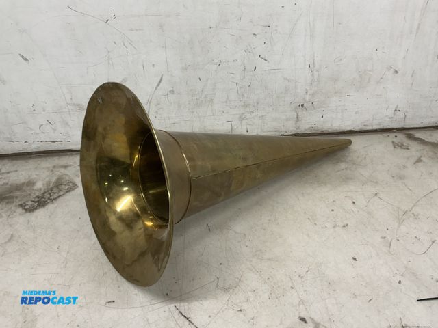 Lot 2-35275 - Large Brass Antique Edison Record Player Style Phonograph Horn
