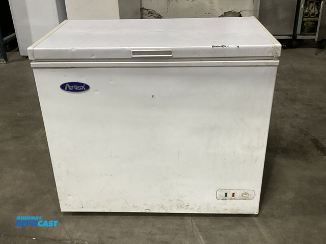 Lot 2-55011 - Scratch & Dent Atosa MWF9007 Chest Freezer Atosa model MWF9007 115 volt/single phase 38” width x 33....