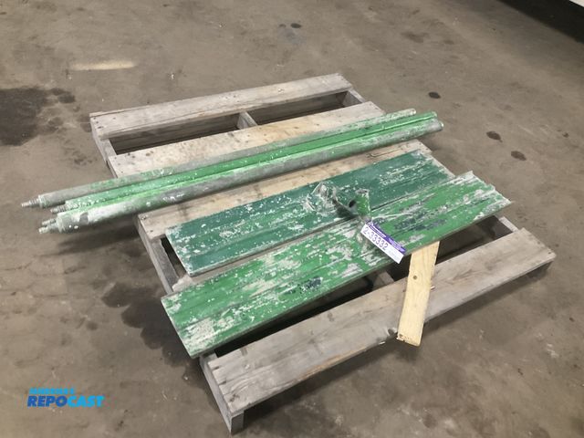 Lot 2-33332 - (1) 42” bull float, (1) 45” bull float and (4) 60”L extension handles, used