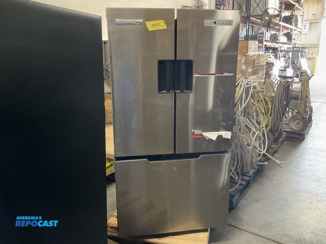 Lot 2-94920 - Norcold N15DSS Refrigerator/Freezer