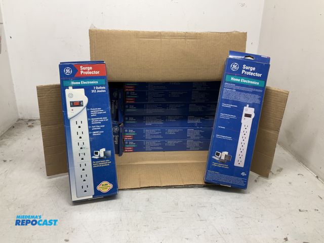 Lot 2-74604 - lot of (24) Power Strips