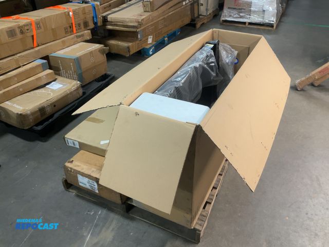 Lot 2-69650 - Lot of (3): (1) D and B heat transfer radiator, part#054331, (1) TRP condenser, part#PA78001, AND (1...