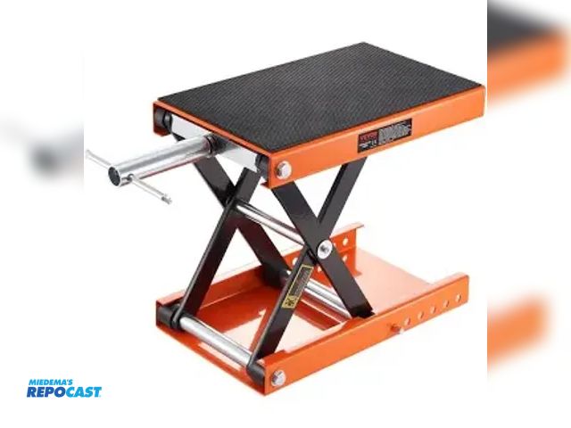 Repocast.com - Lot 2-61252 - Orange vevor 1100lbs motorcycle lift.
