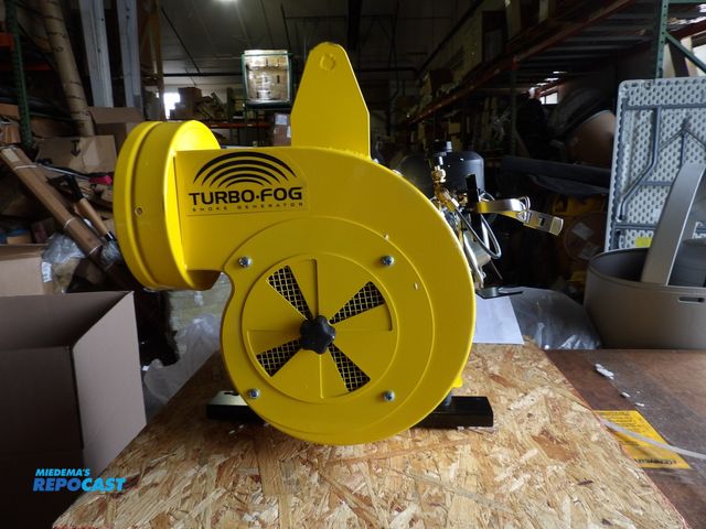 Lot 2-96482 - new kingscote smoke machine, 19" length, gas powered, 45H154