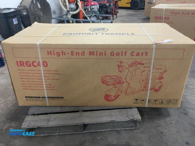 Lot 2-43024 - New SDLANCH IRGC40 3-Wheel Mini Electric Golf Cart / Scooter, 60 Volt, 600 Watt Motor, Three Speed, ...