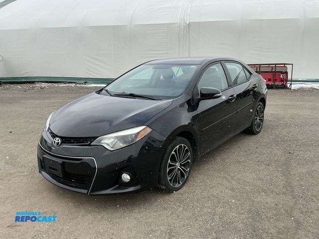 Lot 2-40427 - 2016 Toyota Corolla S Sedan FWD